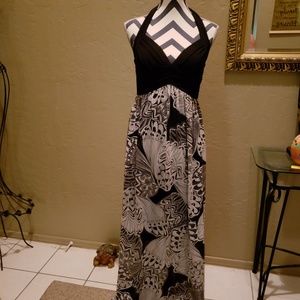 Studio Y Long Halter Dress Black & White Design, S